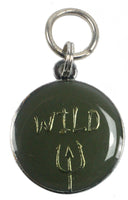 NICI Message Schlüsselanhänger mit Spruch, Variante: "WILD" Anhänger rund mit grauem Hintergrund, silberfarbige Schrift, Teufel-3zack