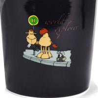 XL NICI Porzellan Tasse "Kamel & Ameise" Rückseite, Kamel & Ameise stehen an Bushaltestelle, Schriftzug"world explorer"