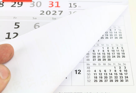 4-Monatskalender 2007 Kombi mit Jahresübersicht 2027 hinter dem Kalenderblock