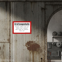 DDR Retro Hinweisschild Kraftwagenhalle Anwendungsbeispiel Werkstatt