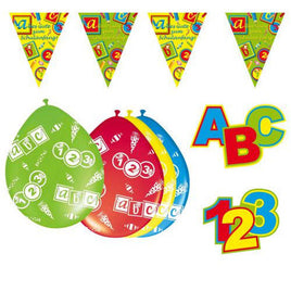Dekoration zum Schulanfang mit Wimpelkette, Luftballons und Streudeko 