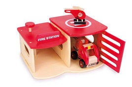 Feuerwache mit Feuerwehr und Hubschrauber aus Holz mit Hubschrauberlandeplatz auf dem Dach, Farben: Natur, Rot, Weiß