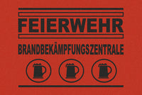 Fußmatte mit lustigem Spruch "Feierwehr-Brandbekämpfungszentrale" in Rot mit Bierkrügen
