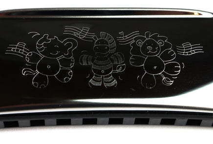 Goki Mundharmonika mit Tier-Gravur 11 cm Detailansicht Gravur: Löwe, Zebra, Elefant