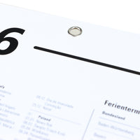 Großer 6-Monatskalender 2026 weiß mit Metallöse