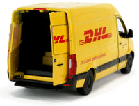 Kinsmart Modellauto DHL Sprinter gelb, 12,5cm, Mercedes Sprinter, Seitenschriftzug "DHL - Excellence simply delivered." in rot, Kofferraumtüren geöffnet