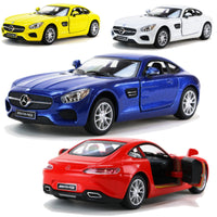 Kinsmart Modellauto Mercedes AMG GT Coupé  13cm, silberne Felgen, mit Mercedes Logo auf Kühlergrill und Heckklappe, Farbvarianten: Gelb, Beige/Weiß, Blau, Rot
