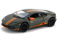 Kinsmart Modellauto Lamborghini LP610-4 Huracan 13cm, mit orangenen: Außenspiegel, 2 Streifen über Motorhaube und Dach + Einstiegsleiste orange, schwarze Felgen, "HURACAN" Kennzeichen, Farbvariante: Olivgrün