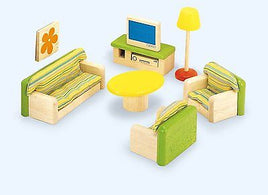 Pintoy Holz Puppenhausmöbel Wohnzimmer, helles Holz, bestehend aus: 1x Couch,2x Sessel, 1xTisch, 1x Lampe, 1x Schrank mit TV, 1x Wandbild