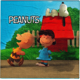 Servietten "Peanuts" 33x33cm 20 Stück, Snoopy schläft auf Hundehütte, Charly Brown und Lucy im Vordergrund zu sehen. Schriftzug "PEANUTS" 