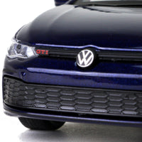Welly Modellauto VW Golf 8 GTI mit Marken- und Modellbezeichnung