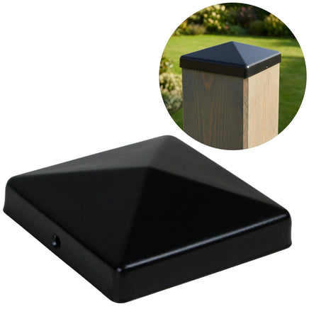 schwarze pulverbeschichtete Pfostenkappe mit Anwenudngsbeispiel auf Holzpfosten